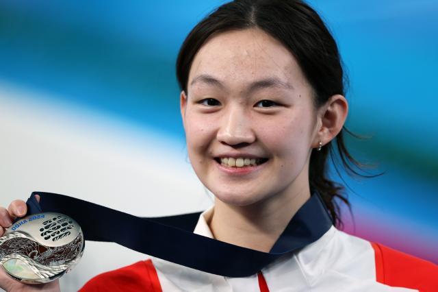 体育平台-世锦赛中国泳军赢7金 潘展乐李冰洁无愧领军旗手