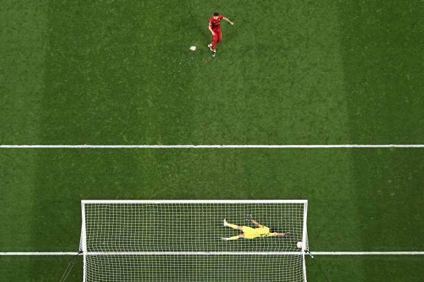 1685572570129010574.jpg 开云平台-【欧联杯】曼奇尼乌龙+失点,塞维点球击败罗马夺冠!