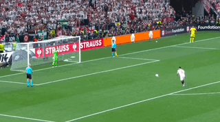 1685574380429069191.gif 开云平台-【欧联杯】曼奇尼乌龙+失点,塞维点球击败罗马夺冠!