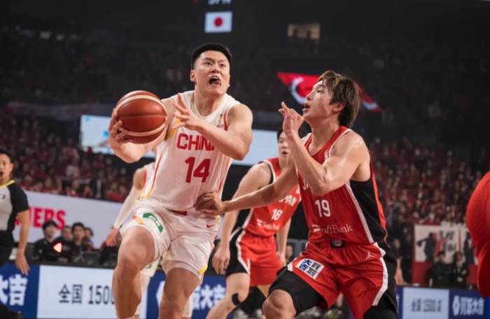 开云官方-给机会就敢打！砍9分11板+在场狂赢21分，你成功保住了国家队位置|李弘权|中国男篮|郭士强|世预赛|赵继伟_新浪体育_新浪新闻