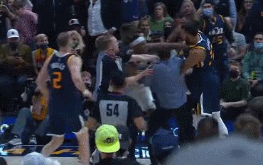 官方网站-爵士步行者共4人遭驱逐 冲突频发也是新版本的锅？