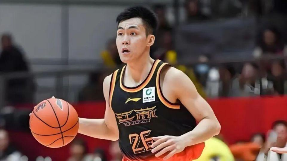 开云官方-男篮21人名单！赵睿领衔，两人遗憾落选，场均5分之人入选引争议