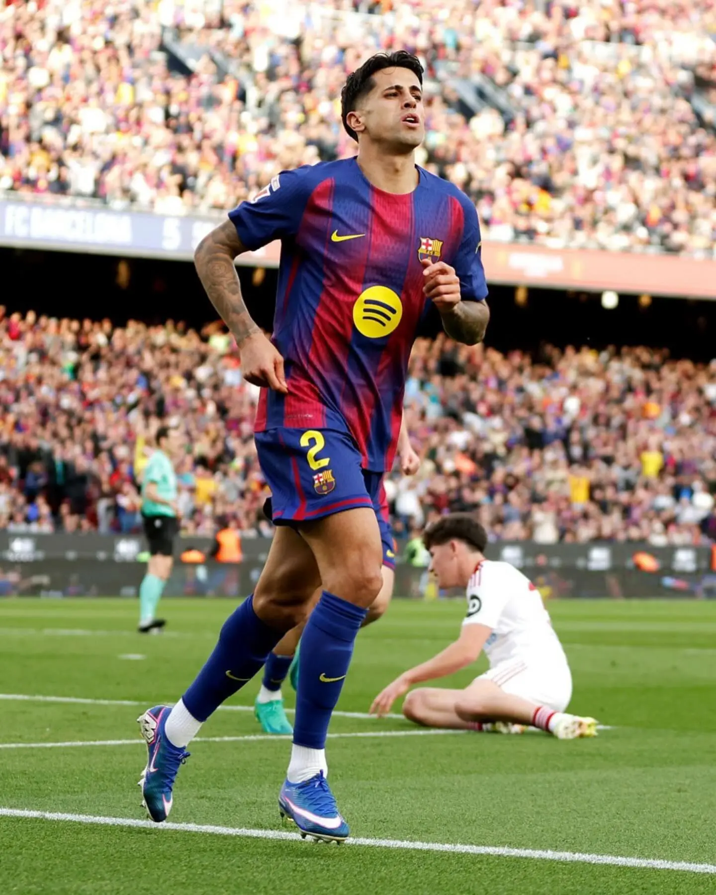 官方网站-造点＋破门，坎塞洛赛后更新社媒，发布图集庆祝胜利